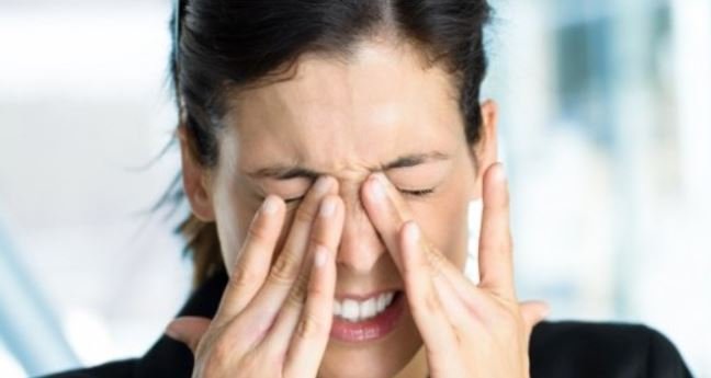 Eye Rubbing Causes Like Itchiness and Risks