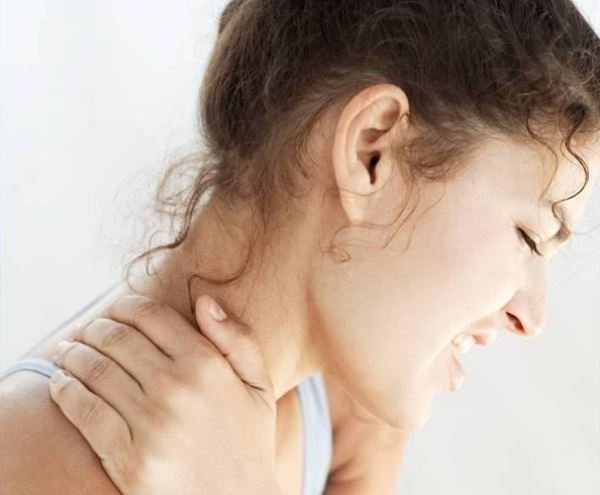 8 Probable Causes of Painful Right Side of Throat